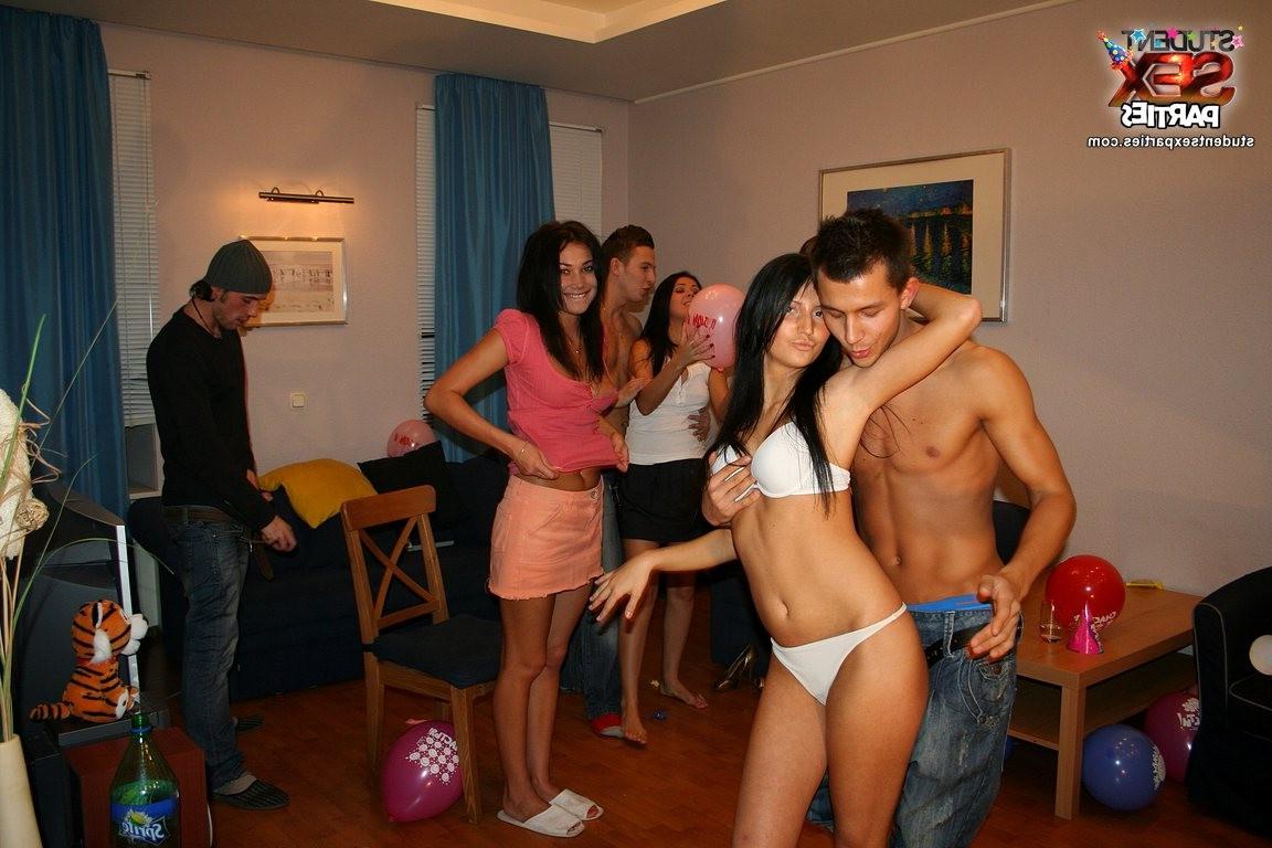 16P Horny college students fucking their brains out