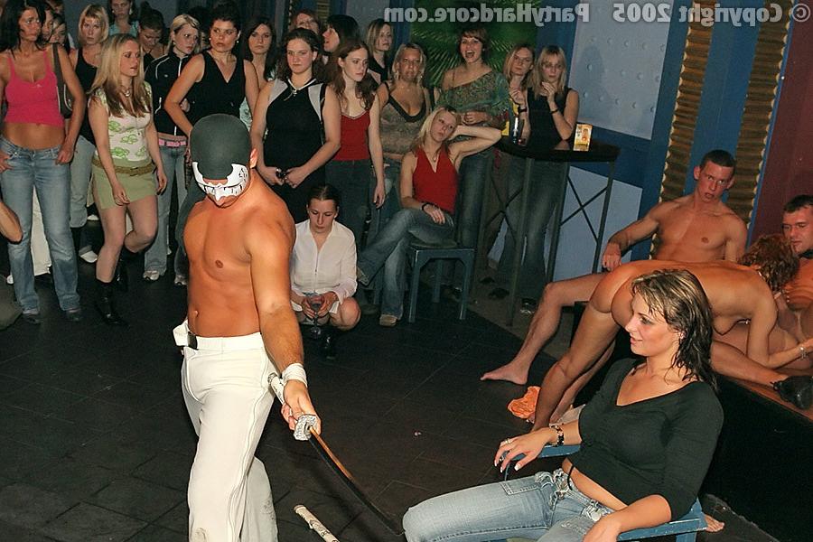 16P PARTY HARDCORE :: Hot amateur girls suck big cocks and gets fucked hard at night
