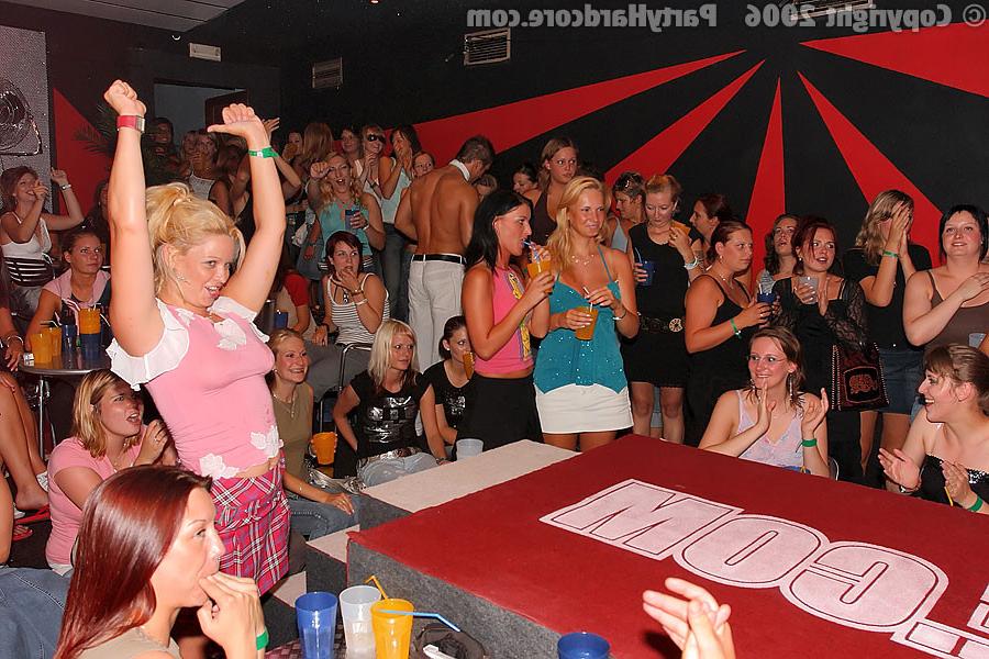 16P PARTY HARDCORE :: Horny cowboy seduces drunk girls at hardcore party in the nigh