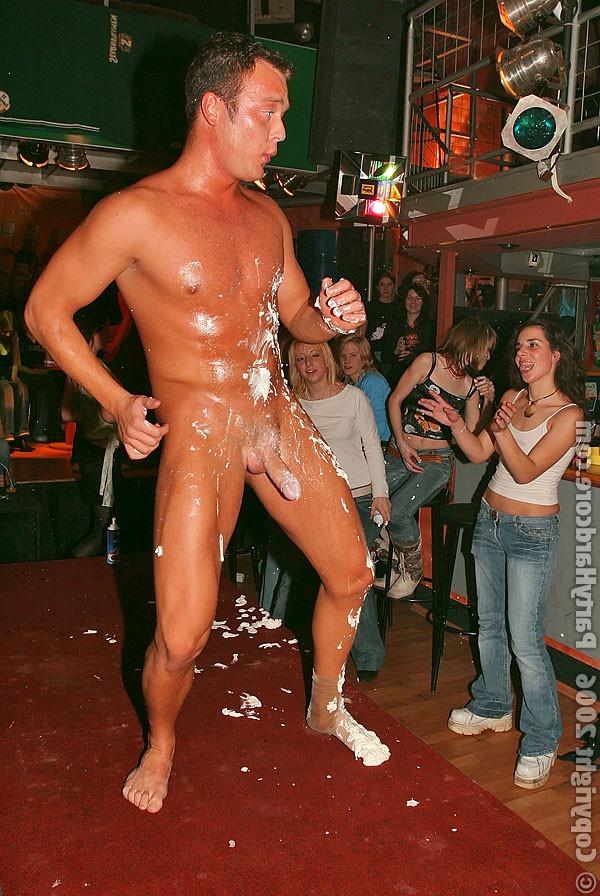 16P :: PARTY HARDCORE :: Horny girls licking creamed strippers rod on the party