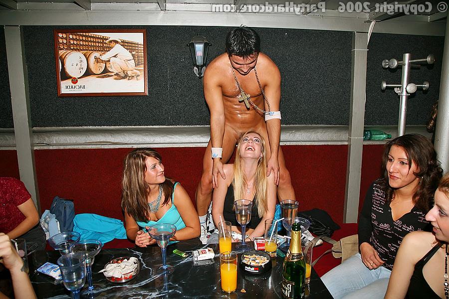 16P :: PARTY HARDCORE :: Party girls kissing and licking hard strangers dick