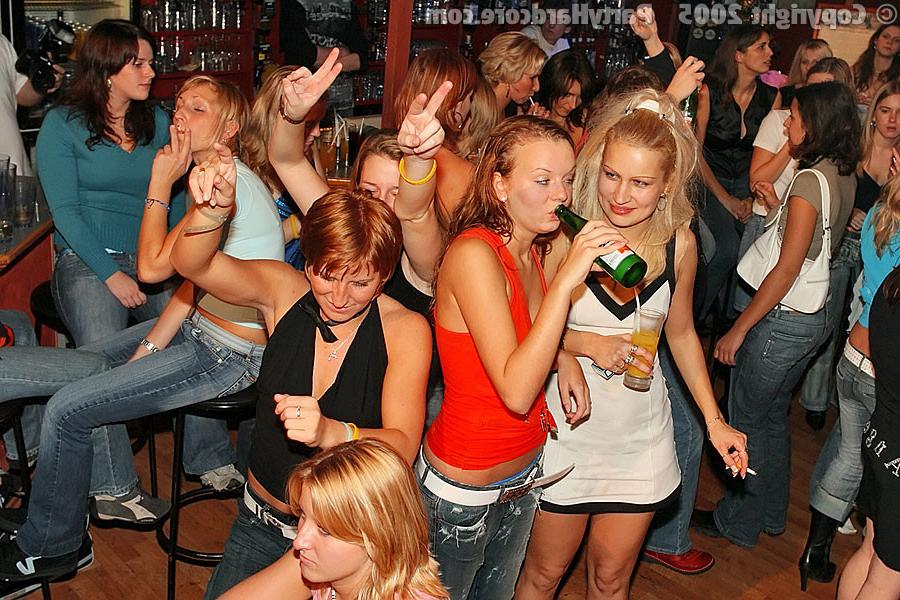 16P :: PARTY HARDCORE :: Ordinary women get fucked hard on private hardcore party