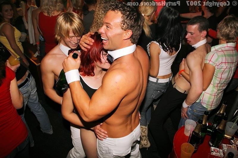 15P Drunk sluts club party