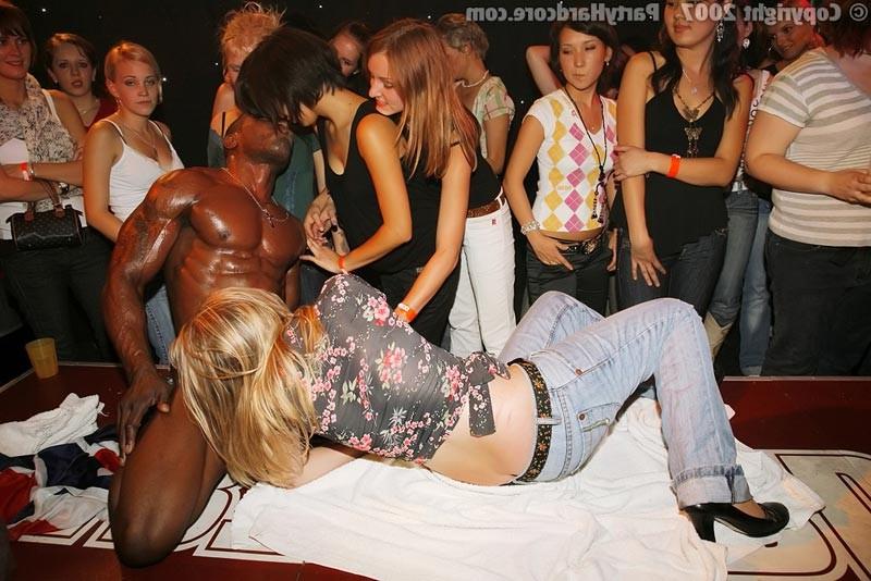 15P Drunk sluts club party