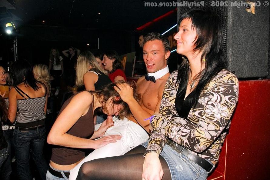 19P Ordinary but cock hungry babes at the club suck strippers