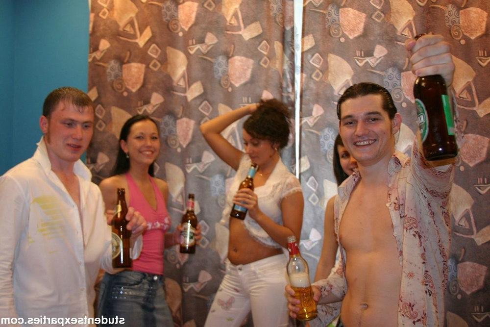 16P Curious students eager to kiss the warm pussy for the first time