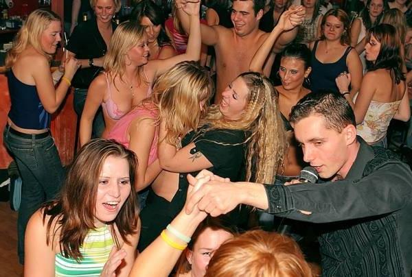 18P slutty drunk teens go mad in public nightclub