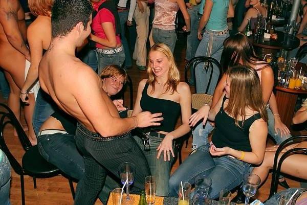 18P slutty drunk teens go mad in public nightclub