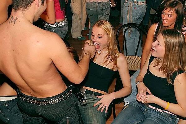 18P slutty drunk teens go mad in public nightclub