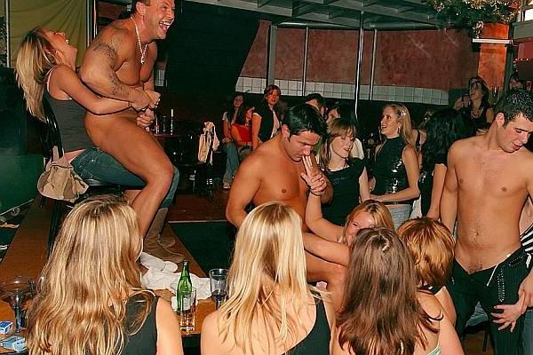 18P slutty drunk teens go mad in public nightclub
