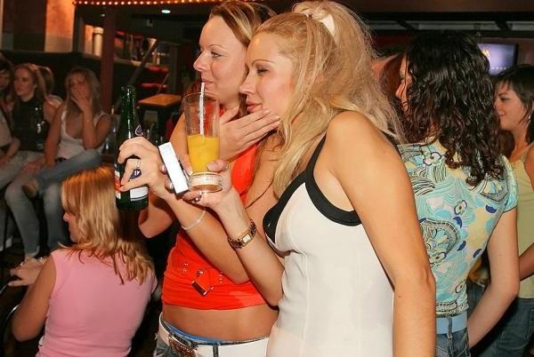 18P drunk slutty teens have a fuck bonanza in nightclub