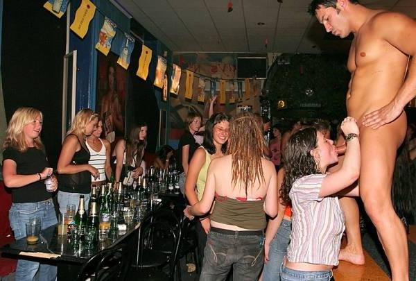15P drunk teens in wild sex orgy at nightclub