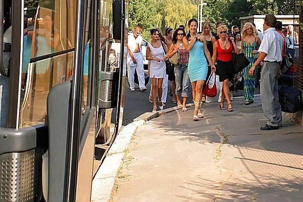 16P wild orgy on a bus as it drives on freeway