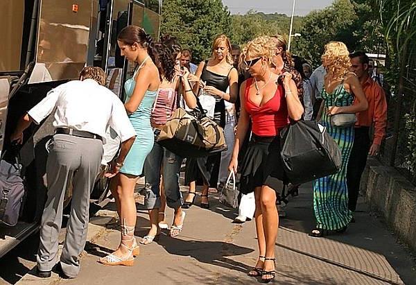 16P wild orgy on a bus as it drives on freeway