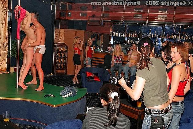 16P Wild teen girls doing strangers at club