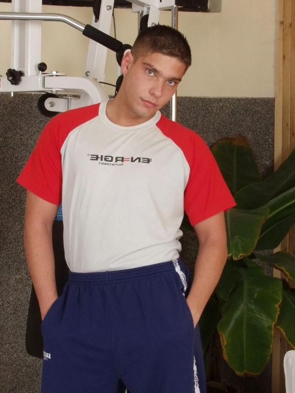 12P Peter pumps up at the gym
