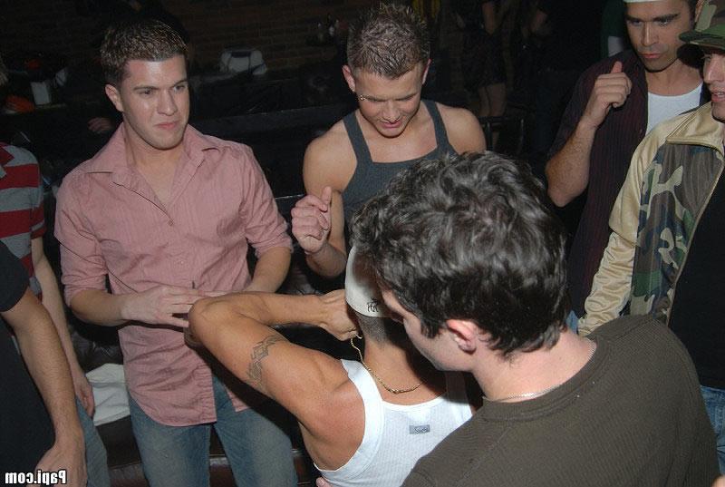 16P This papi crew took over the whole club here in these hot phots