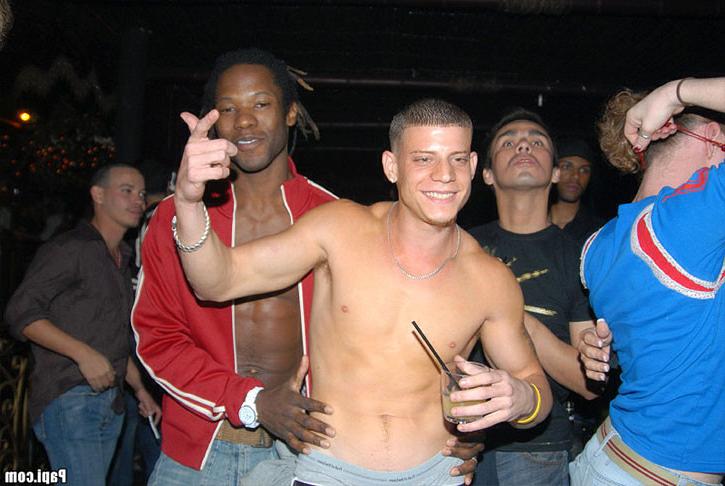 14P Steamy hot papi club action in these insanely crazy party pics