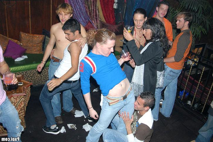 14P Steamy hot papi club action in these insanely crazy party pics