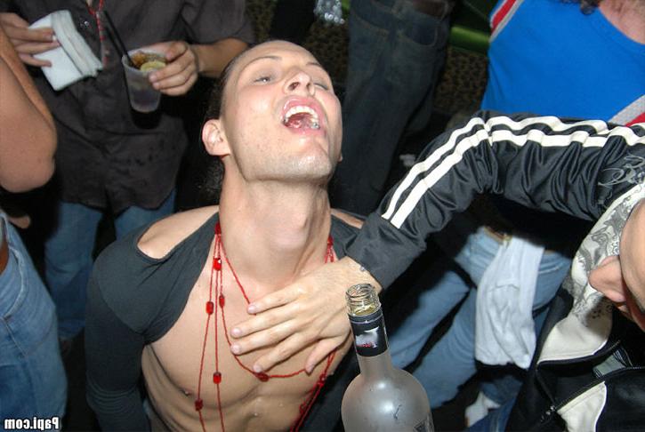 14P Steamy hot papi club action in these insanely crazy party pics