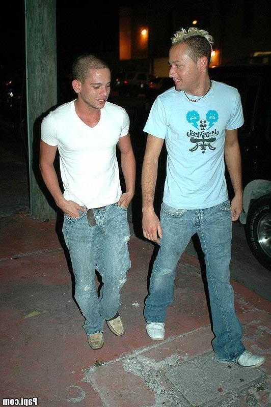 15P These steamy club pics are exposing the gay life in miami beach