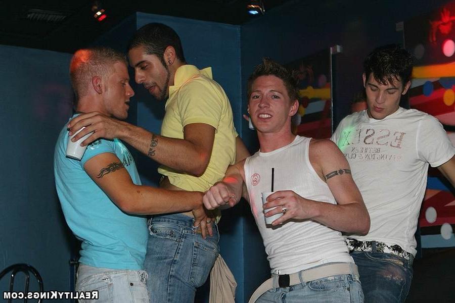 11P Hot gay aubrey takes his club mate back to the pad for a shag in these hot pics