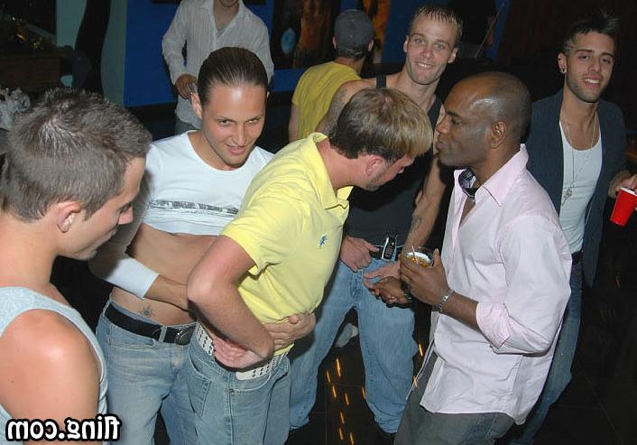 15P Chris and the boys hit up the club in these hot gay party pics
