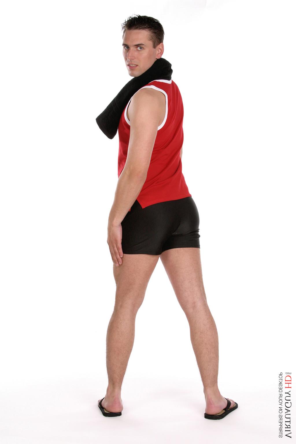 15P Stop watching pictures and get Karlos Armandes stripping on your desktop