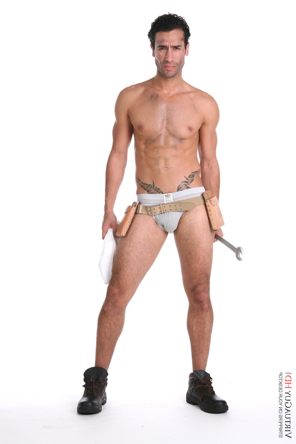 15P Stop watching pictures and get Kerim stripping on your desktop