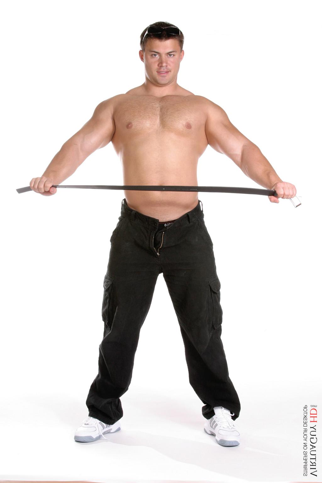 15P Stop watching pictures and get Tomas Mach stripping on your desktop