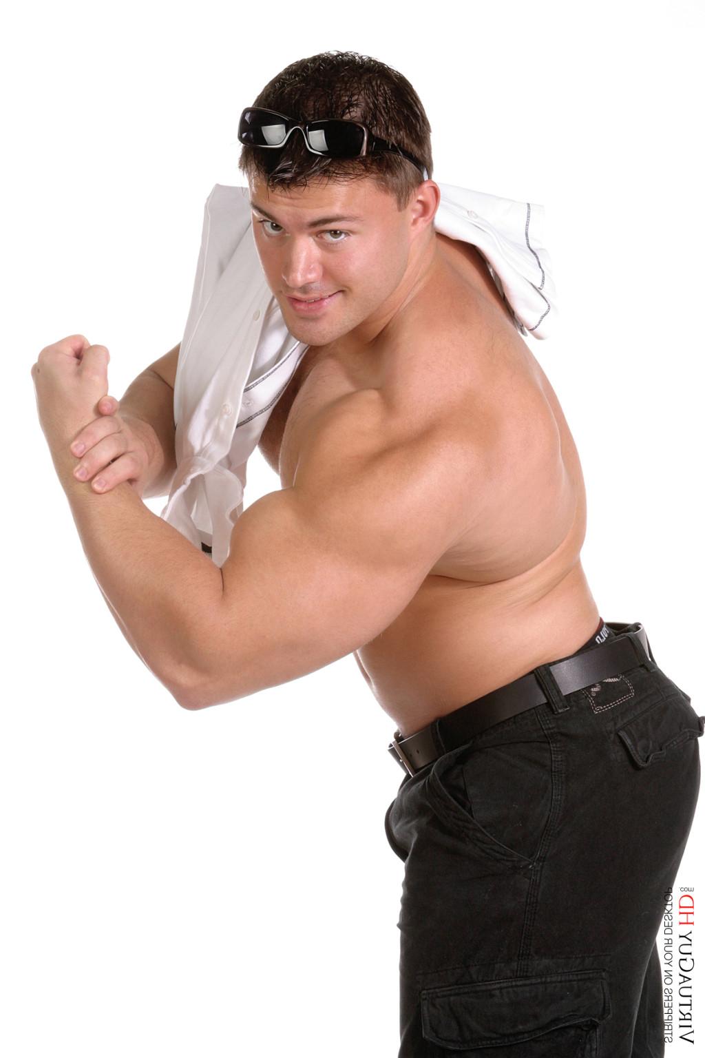 15P Stop watching pictures and get Tomas Mach stripping on your desktop