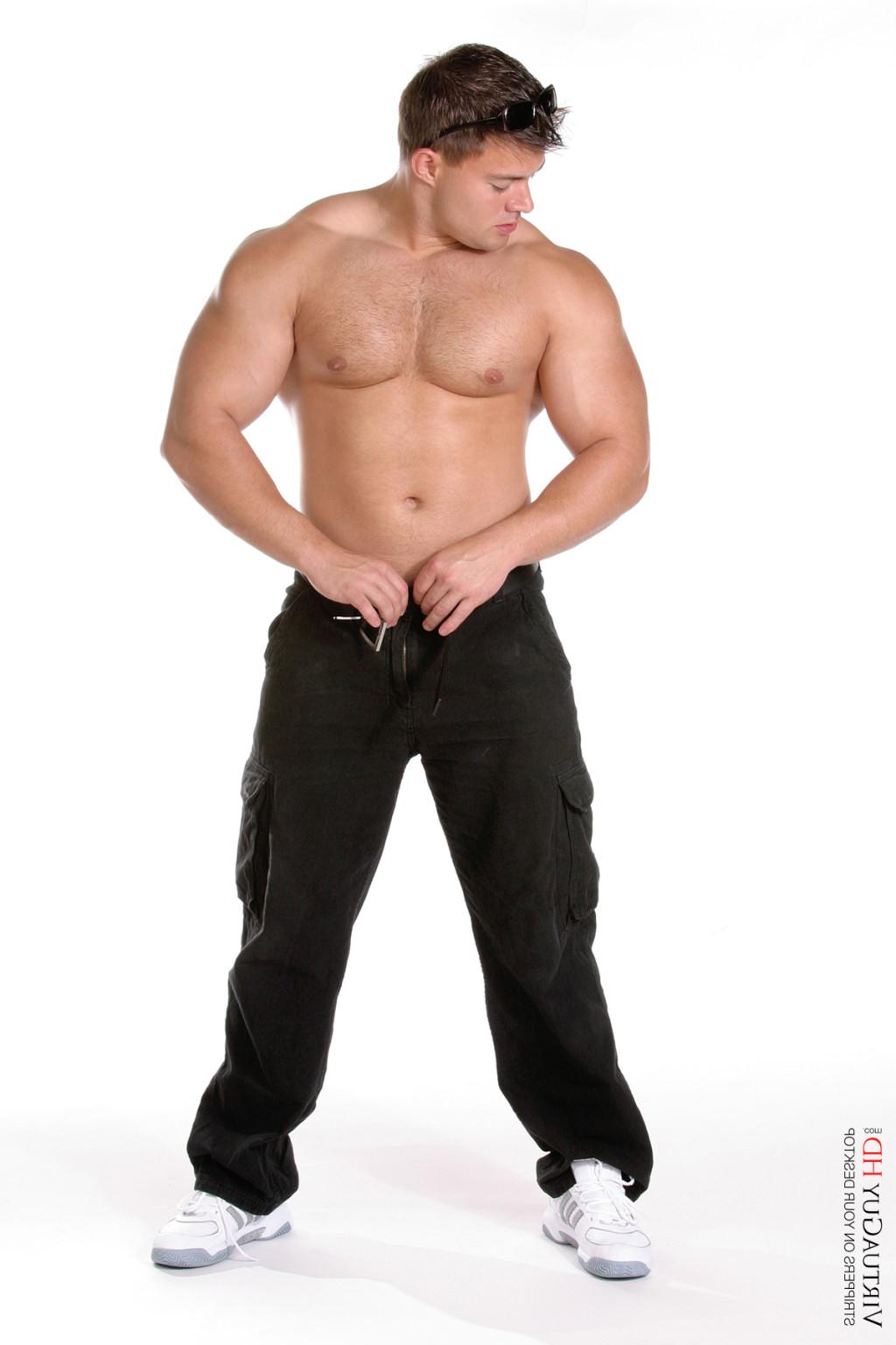 15P Stop watching pictures and get Tomas Mach stripping on your desktop