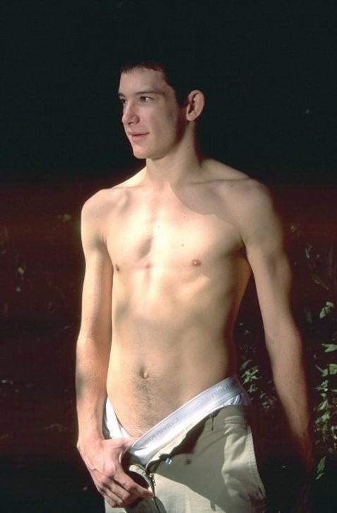 15P Skinny twink cock solo outdoors