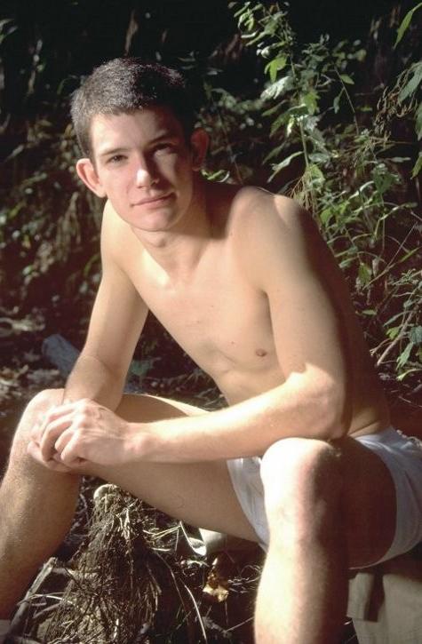 15P Skinny twink cock solo outdoors