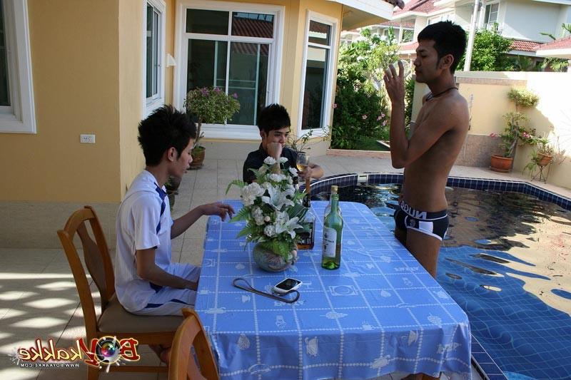 15P Asian Bukkake Pool Party