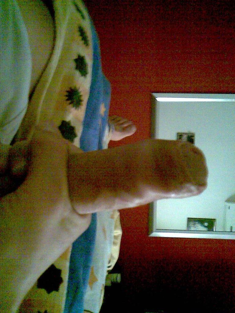 16P Bulgarian hunk shows off his uncut dick