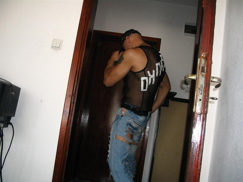16P Bulgarian hunk shows off his uncut dick