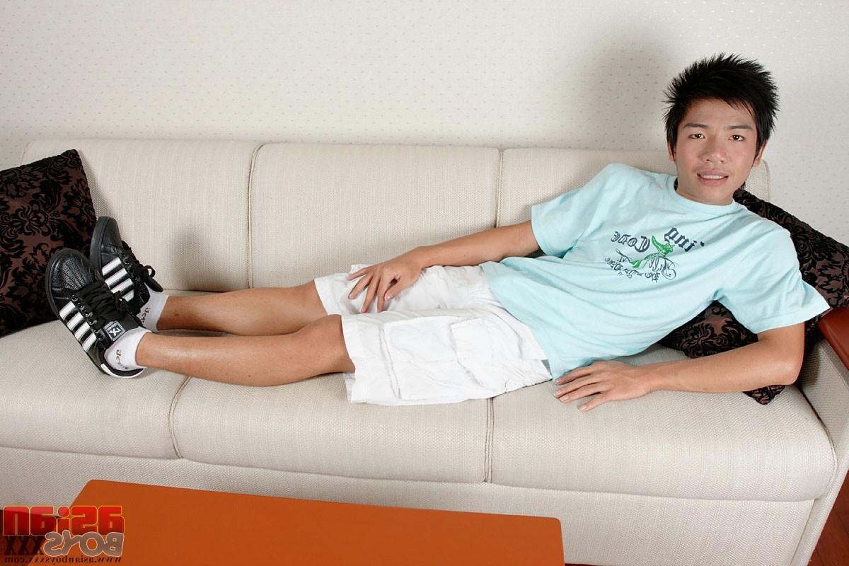 12P Horny Gay Boy