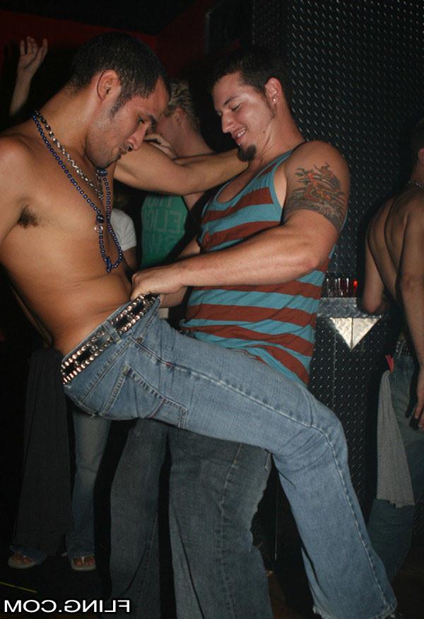 15P Hot boys meet up at the club for hot anal poundage in these sexy pics