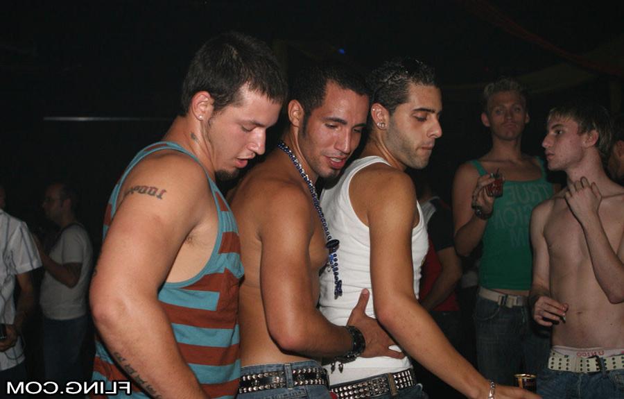 15P Hot boys meet up at the club for hot anal poundage in these sexy pics