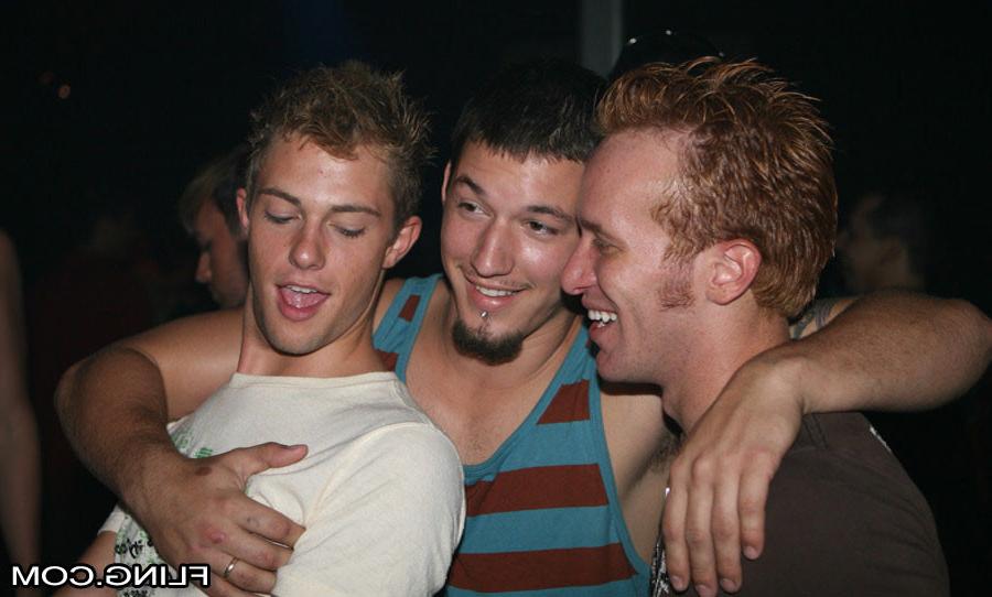 15P Hot boys meet up at the club for hot anal poundage in these sexy pics