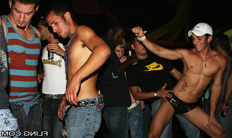 15P Hot boys meet up at the club for hot anal poundage in these sexy pics