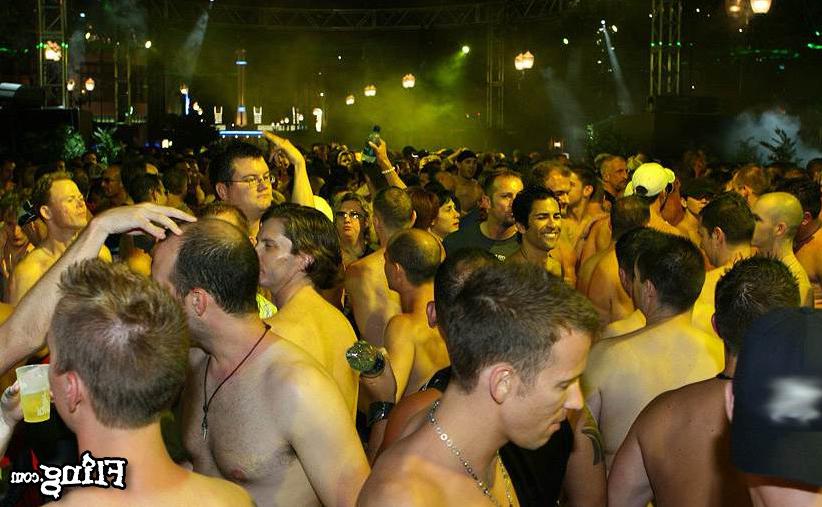 13P Check out the most amazing gay club parties