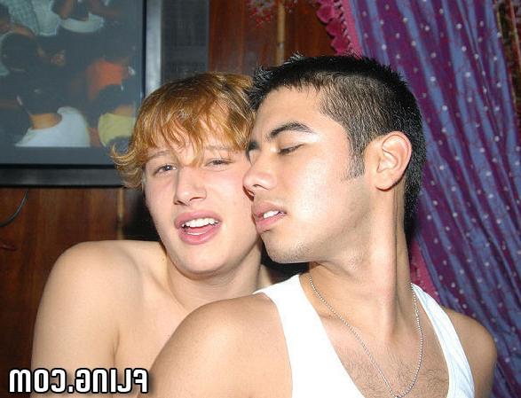 16P Sexy hot gay singles mingle at this hbot club for some hot anal action