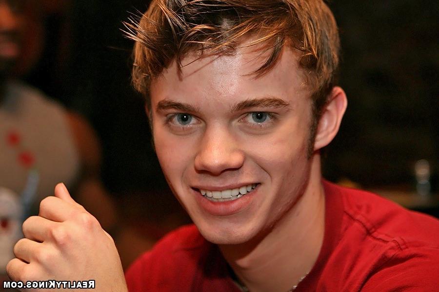 15P Chk out the hottest gay boys looking to fuck in these amazing gay club parties
