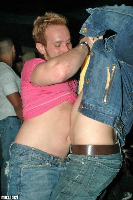 15P Super sexy papi party takes over a huge club on southbeach in these steamy pics