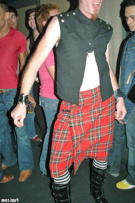 15P Super sexy papi party takes over a huge club on southbeach in these steamy pics
