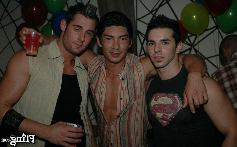 17P Horny fling boys hook up for fierce sex in the clubs back room anal style