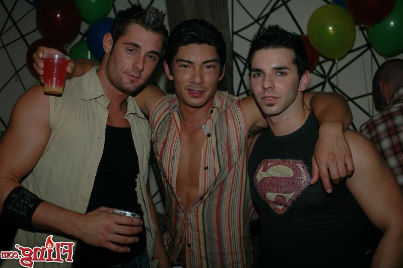 17P Big dong boys masterbate and cum on eachother in these hot fucking club pics