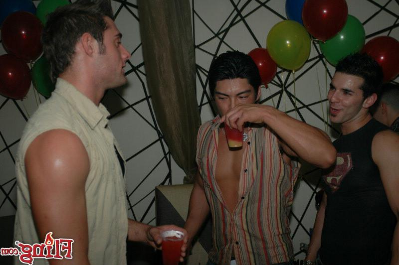 17P Big dong boys masterbate and cum on eachother in these hot fucking club pics